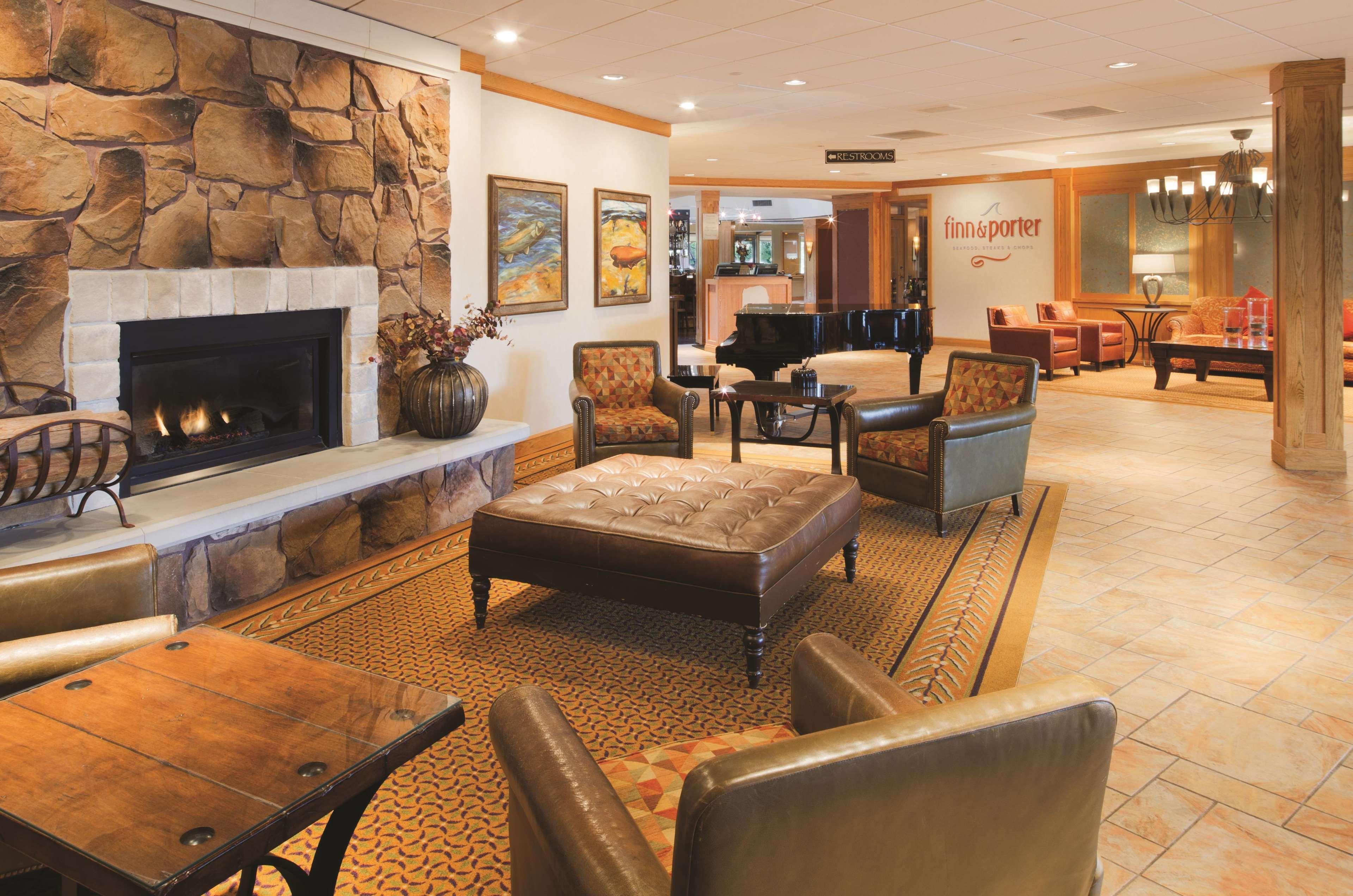 Doubletree By Hilton Missoula Edgewater Hotel Exterior foto
