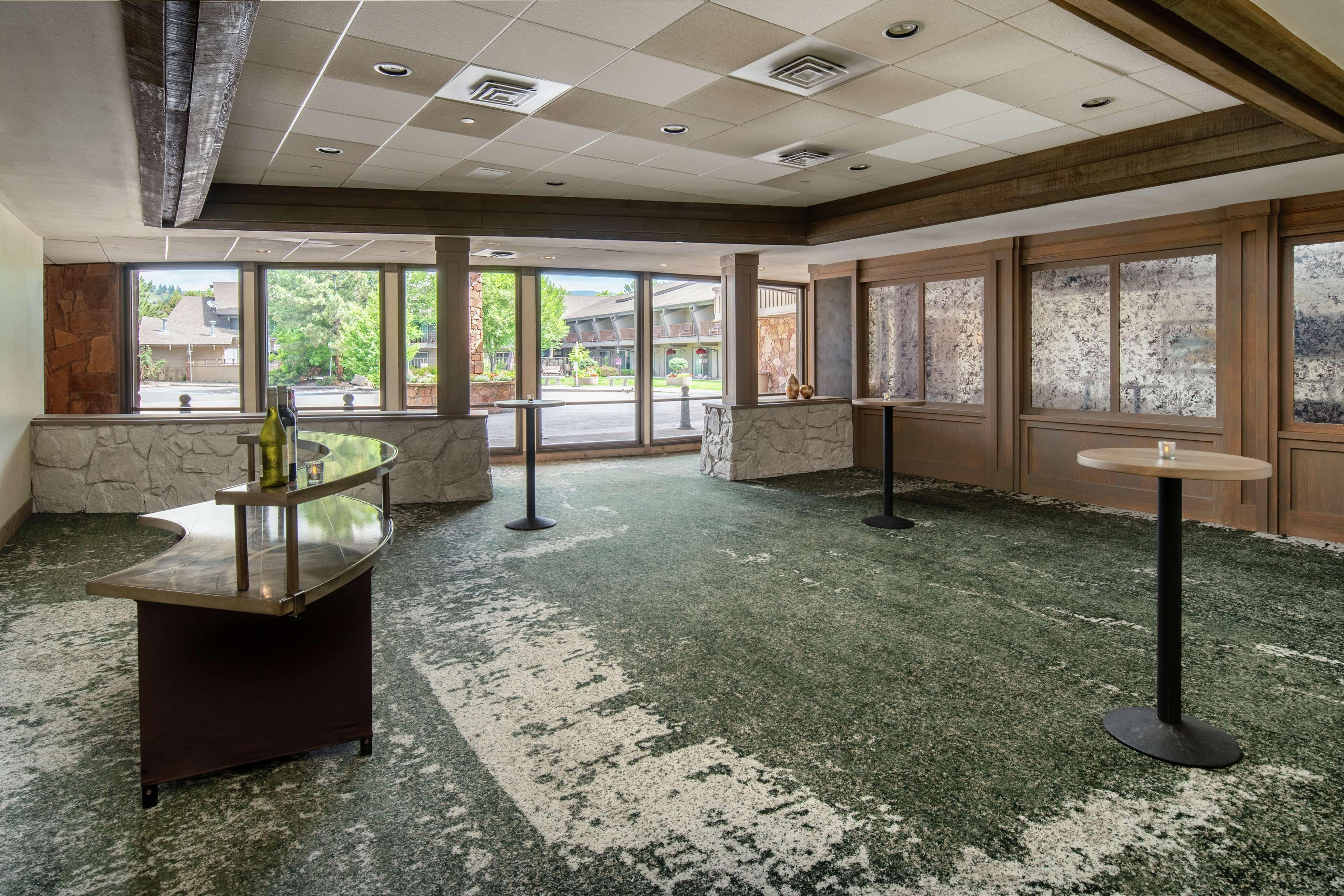 Doubletree By Hilton Missoula Edgewater Hotel Exterior foto