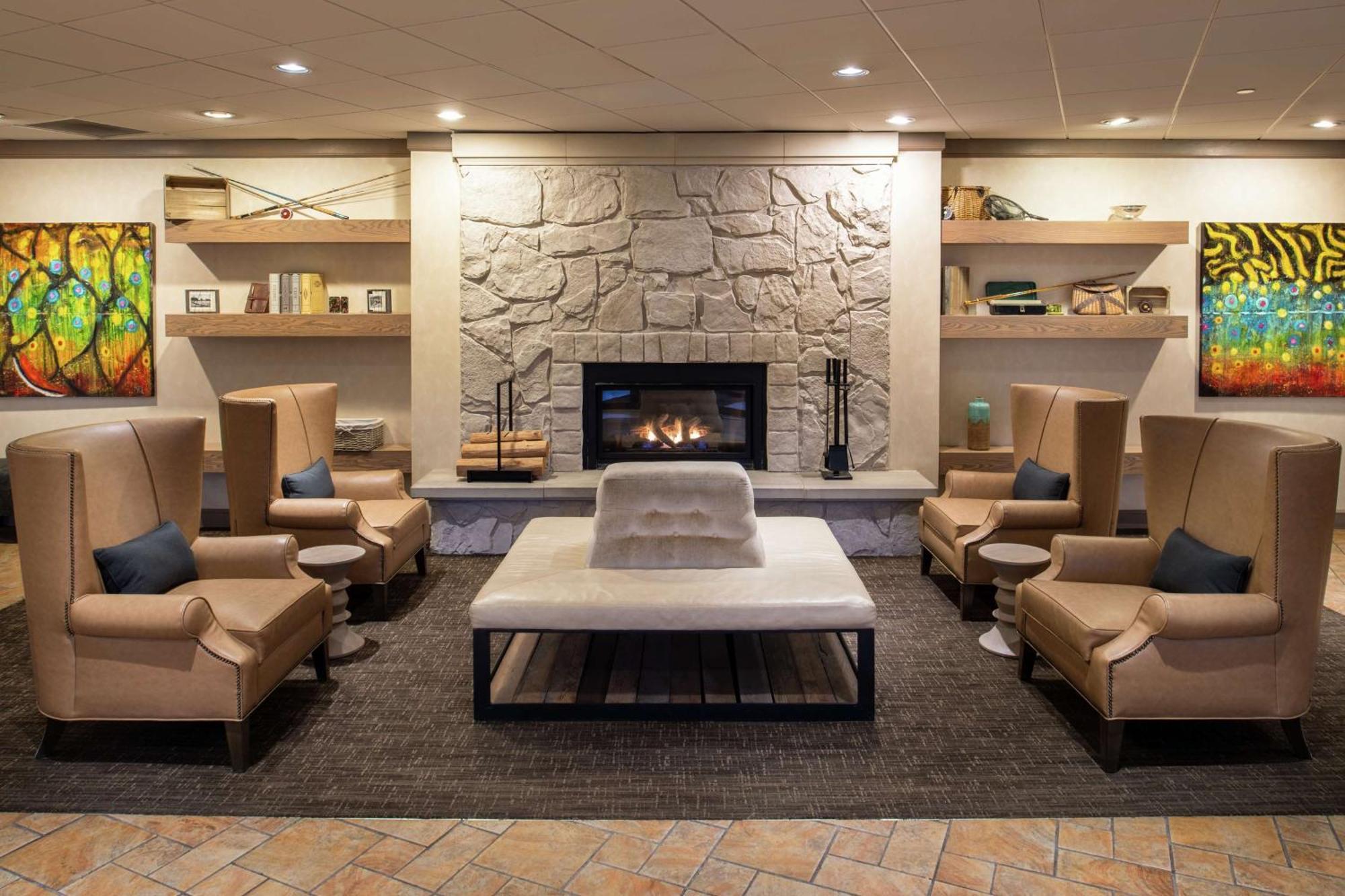 Doubletree By Hilton Missoula Edgewater Hotel Exterior foto