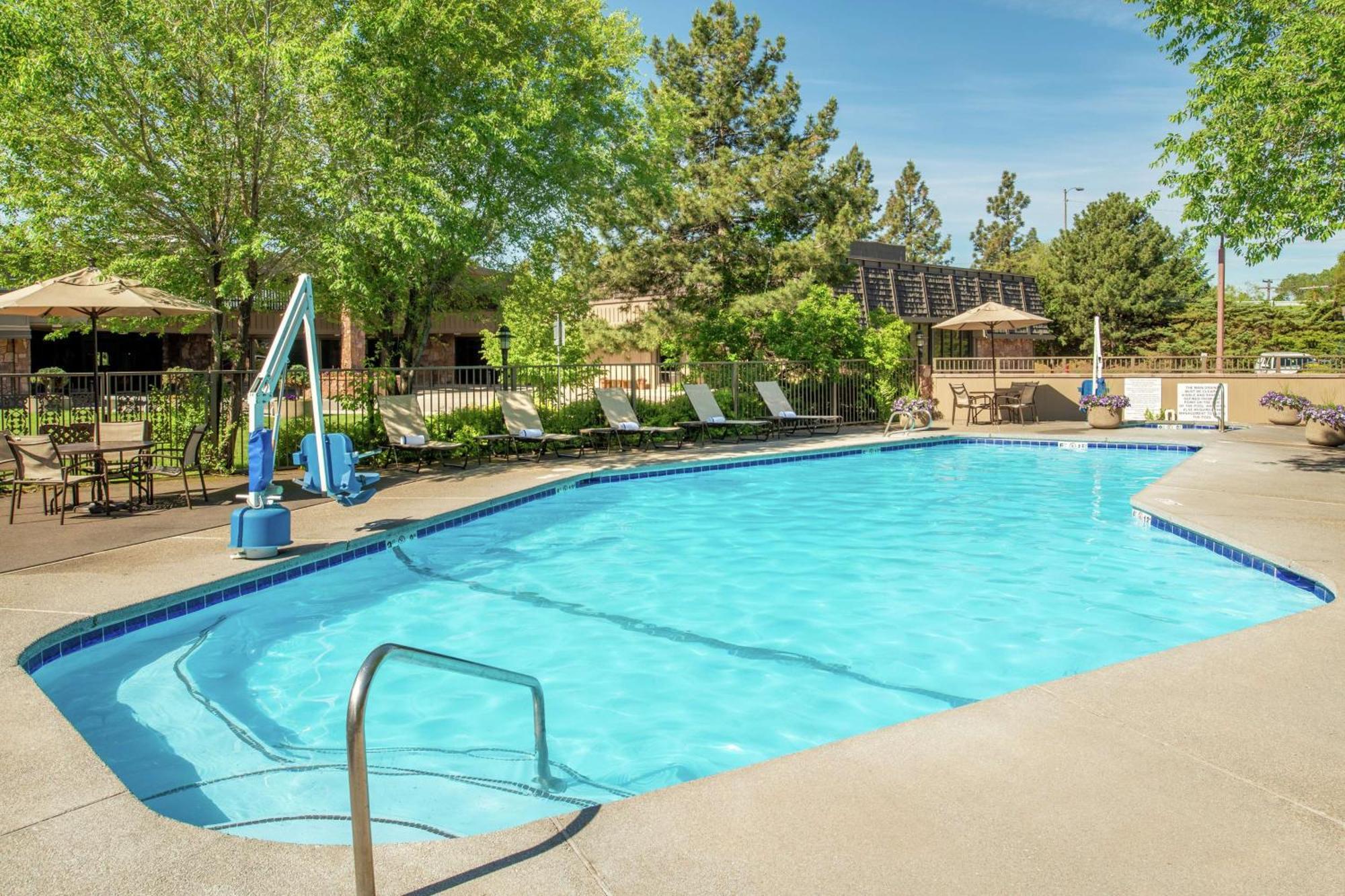 Doubletree By Hilton Missoula Edgewater Hotel Exterior foto